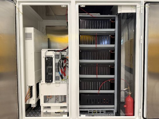 PES200 Hybrid Energy Sysyem - 260 kVA - 230.4 kWh PES200 Hybrid Energy Sysyem - 260 kVA - 230.4 kWh 2025 1 Generators imag...