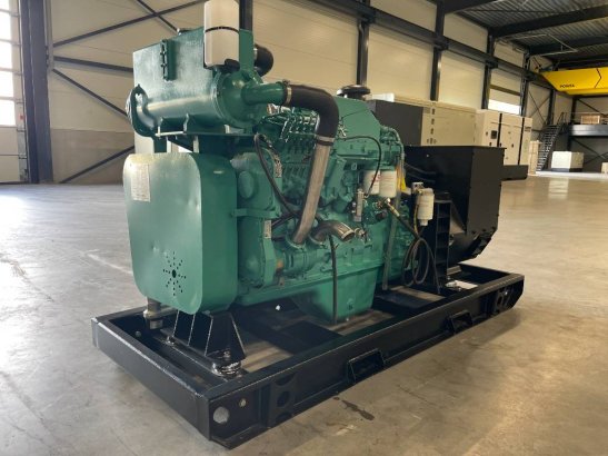 Cummins 6CTA8.3-GM155 - 180 kVA Marine Genset - DPX-19753 6CTA8.3-GM155 - 180 kVA Marine Genset - DPX-19753 2026 1 Generat...