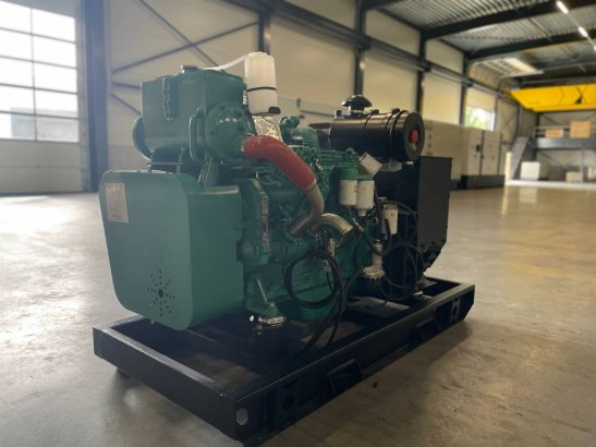 Cummins 6BT5.9-GM83 - 100 kVA Marine Generator - DPX-19751 6BT5.9-GM83 - 100 kVA Marine Generator - DPX-19751 2026 1 Gener...