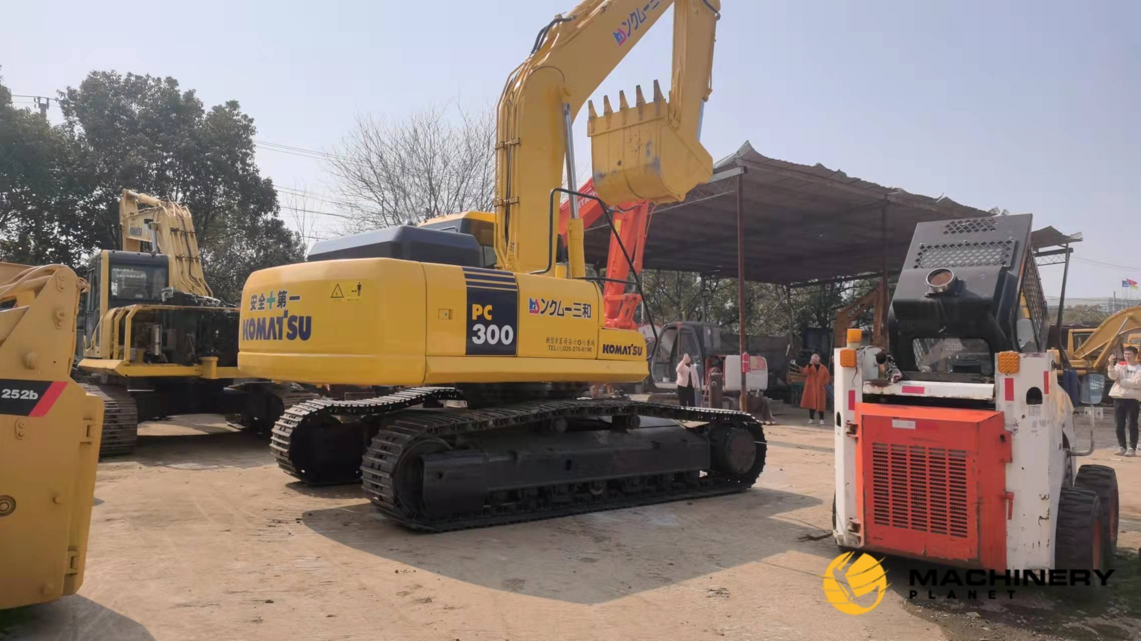 PC300-7 Komatsu made in Japan good condition image