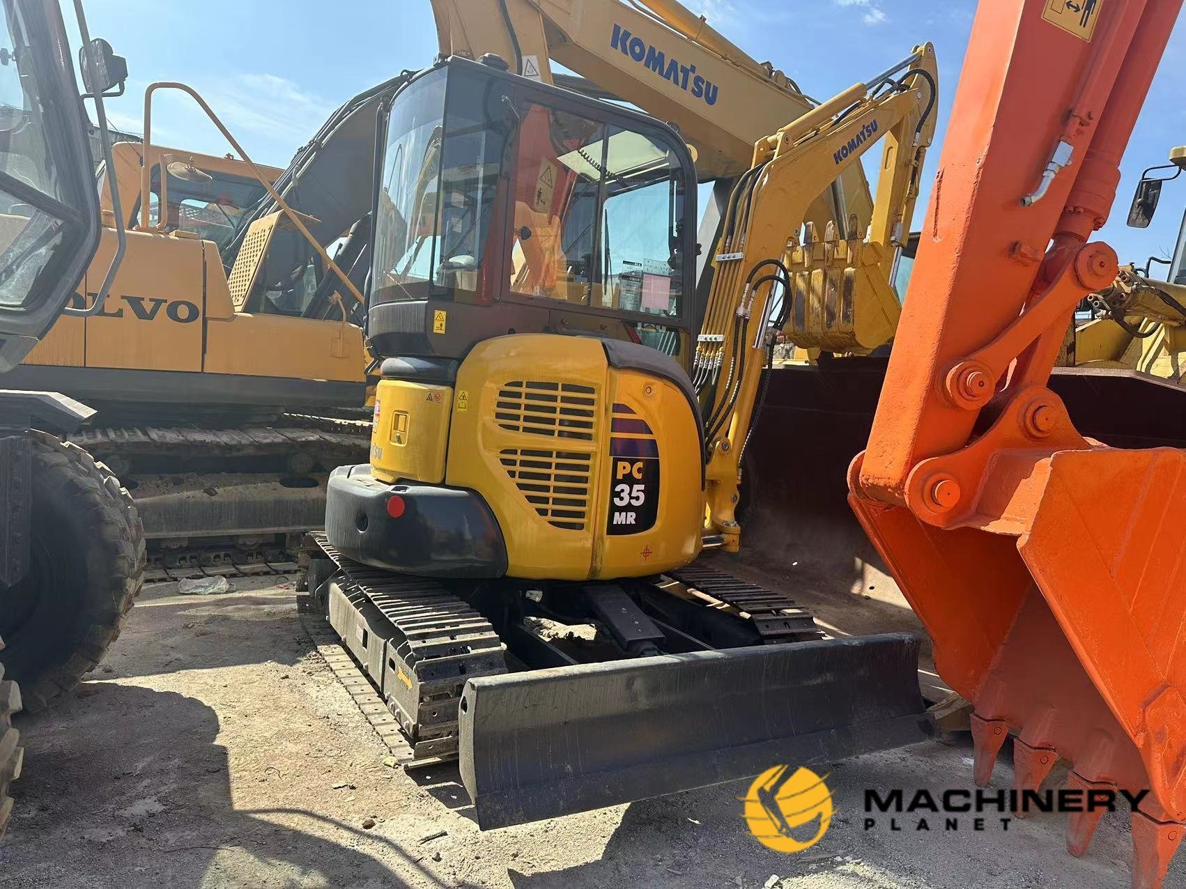 PC35MR Mini Creawler Excavator High Quality FOR SALE image