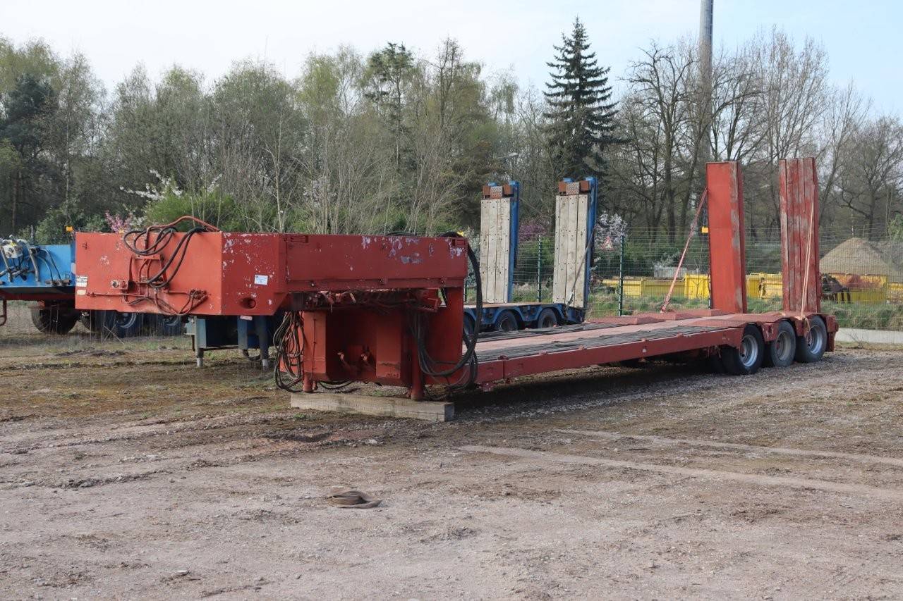 Semi Low Loader Tec SVP 12.48.3 1992 image