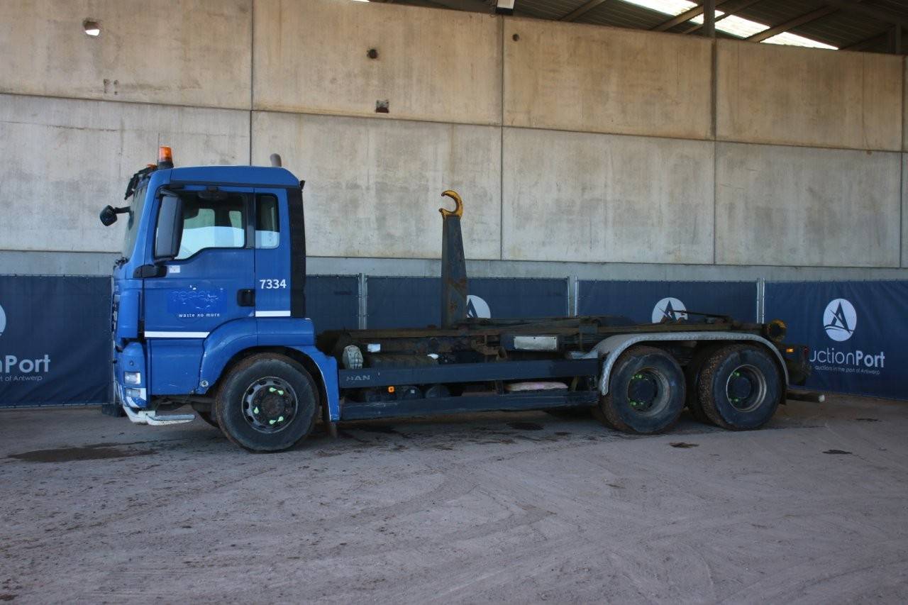 Hooklift system Truck MAN TGS 33.360 Diesel image