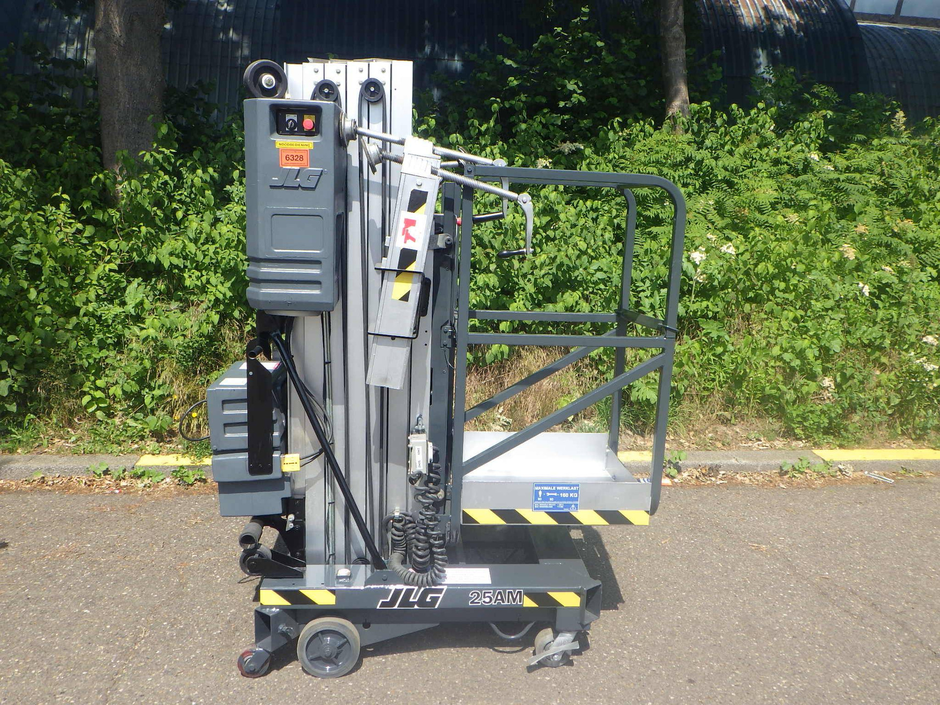 Electric mast lift JLG 25AM Electric 9.67m 2015 image