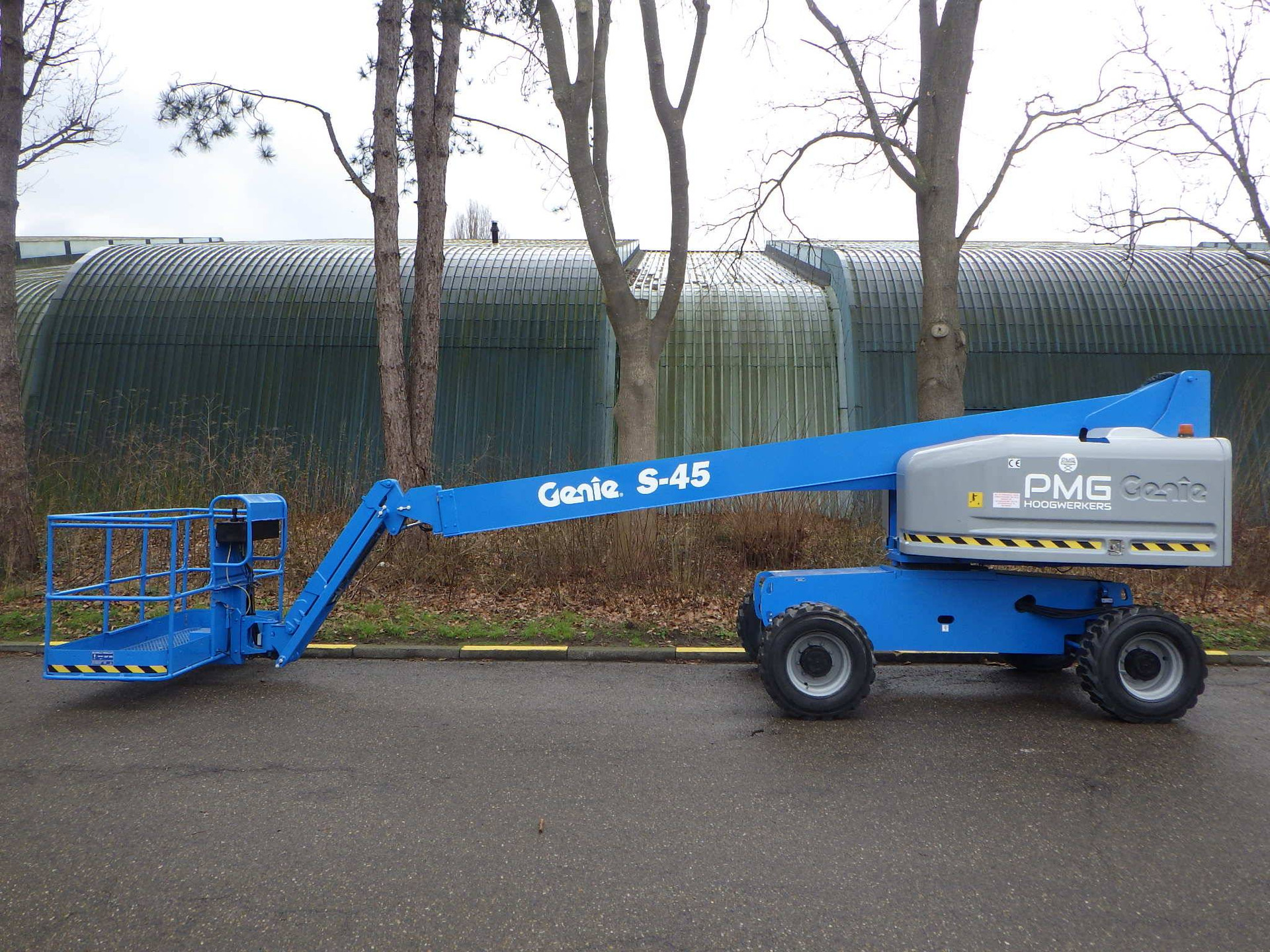 Telescopic boom lift Genie S-45 Diesel 15.72m 2015 image