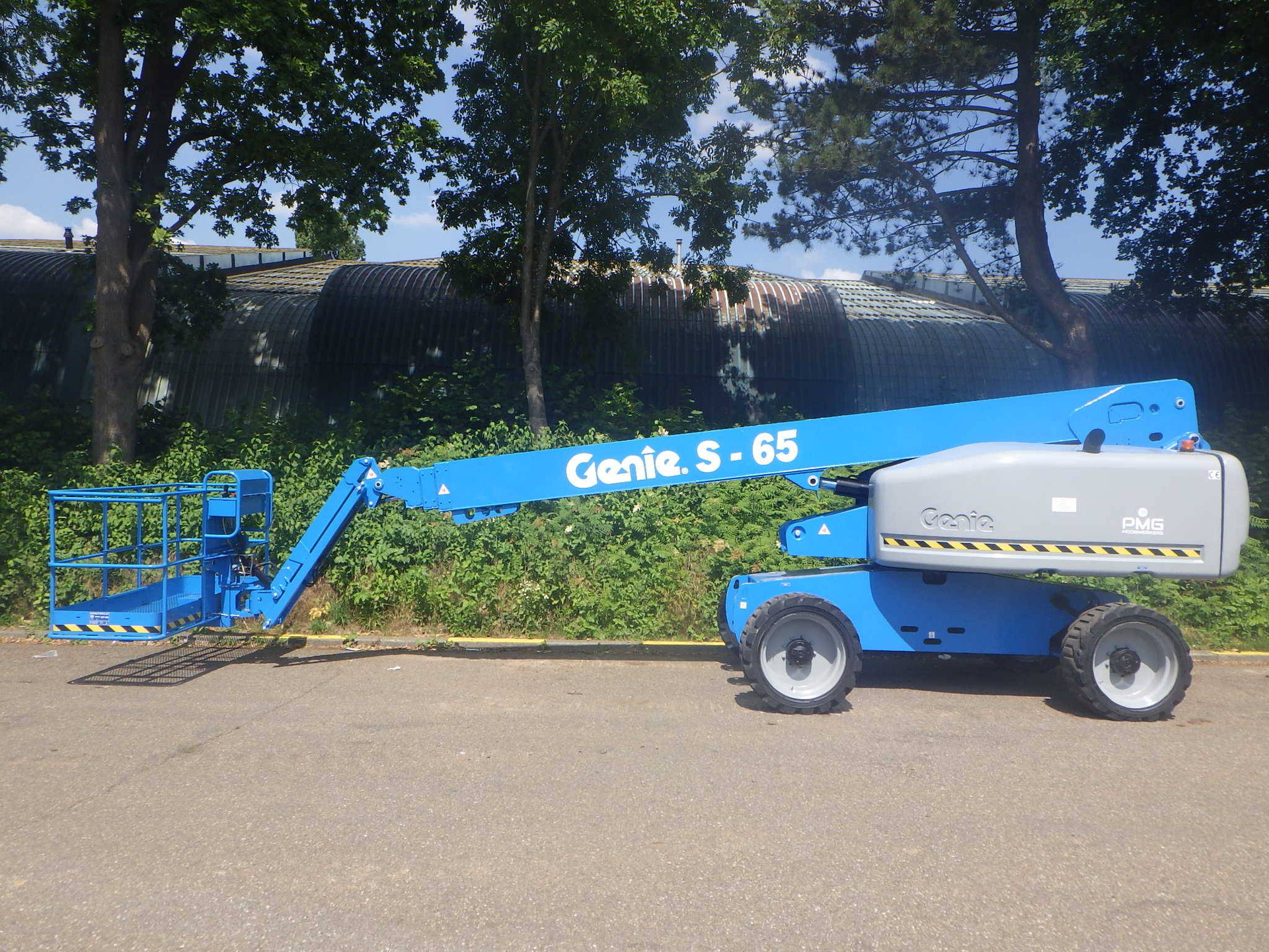 Telescopic boom lift Genie S65 Diesel 21.80m 2011 image