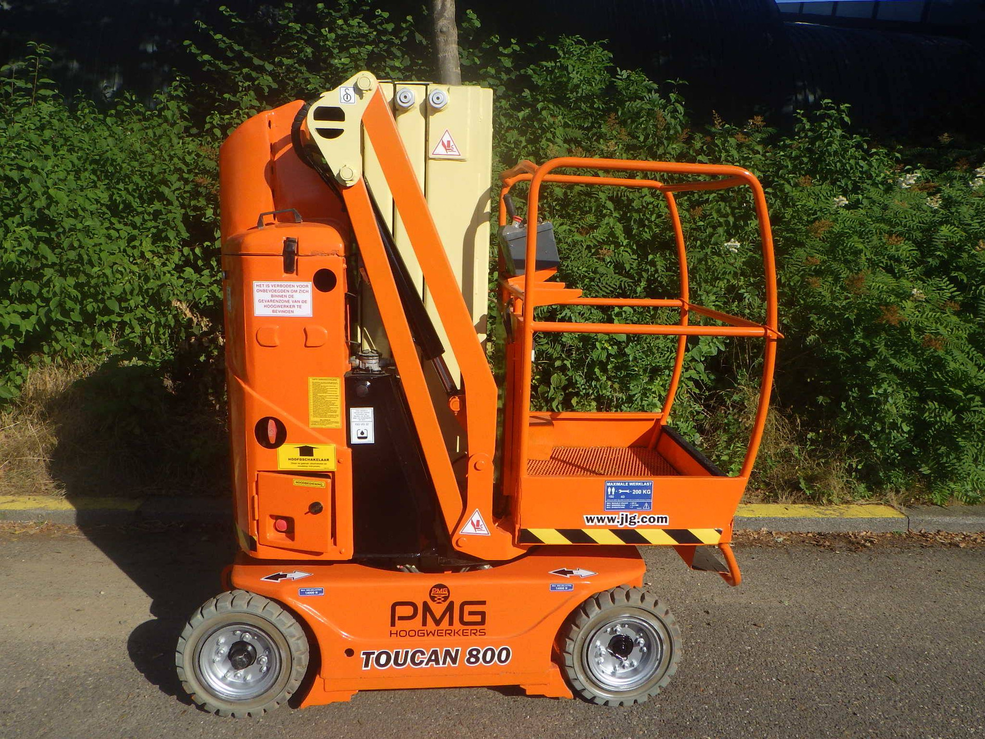 Mast lift Toucan 800a Electric 8.10m 2004 image