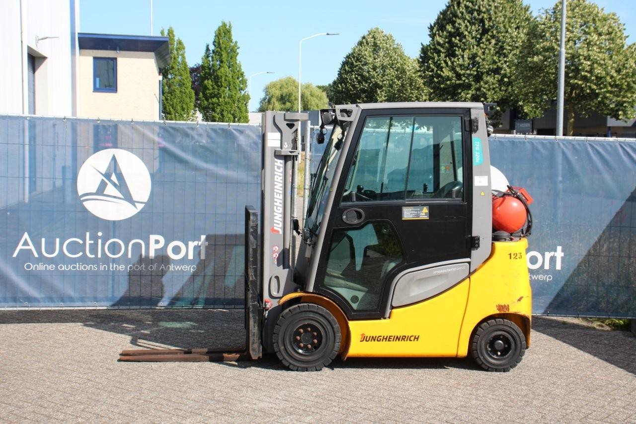 Forklift Jungheinrich TFG 320S LPG 2000kg 4.4m 2020 image