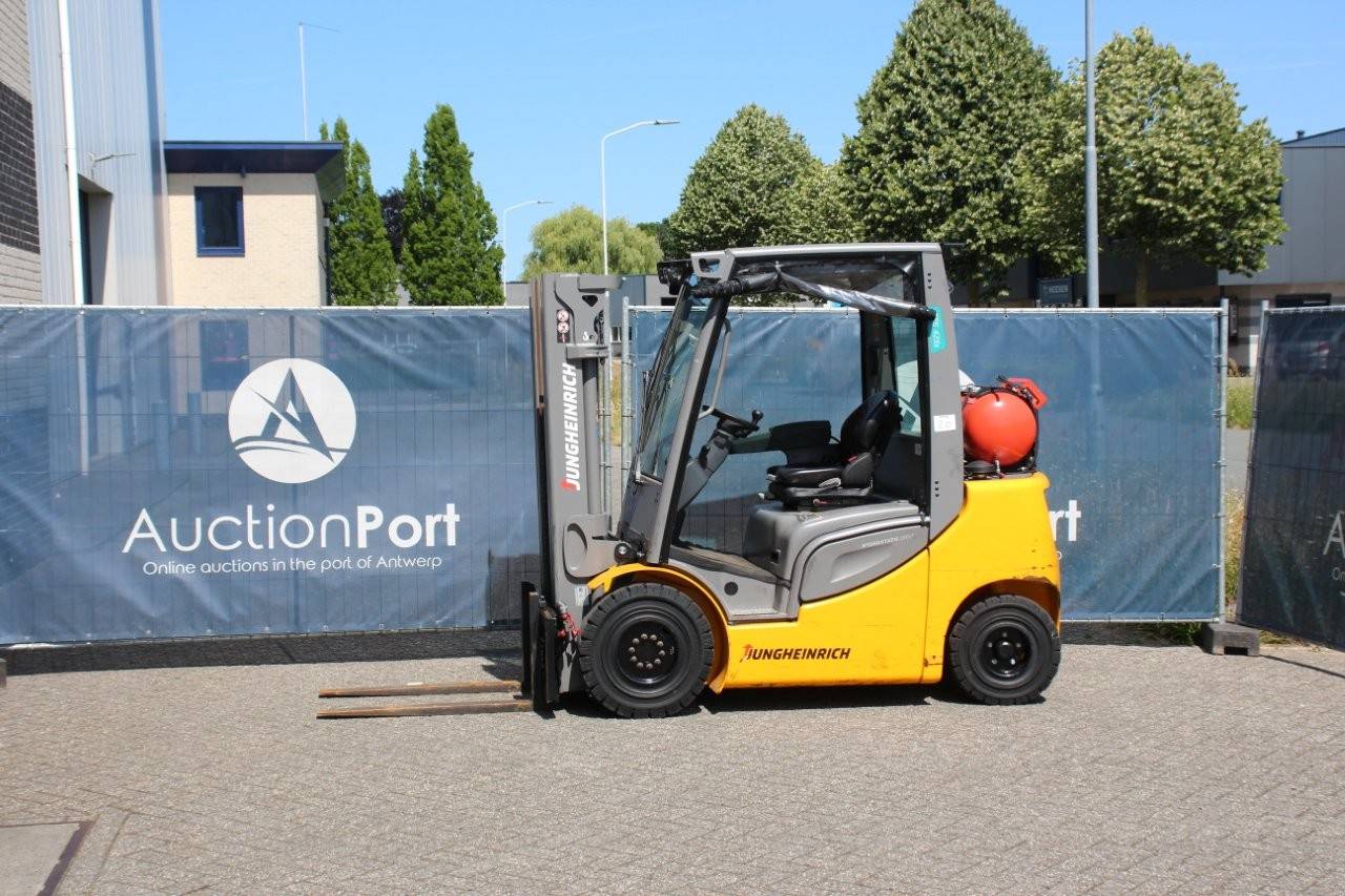 Forklift Jungheinrich TFG 425s LPG 2500kg 4.4m 2019 image