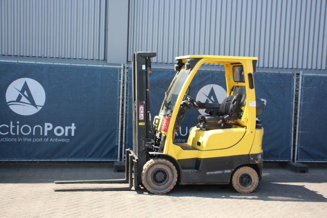 Forklift Hyster H1.6FT LPG 960kg 4.9m 2010 image