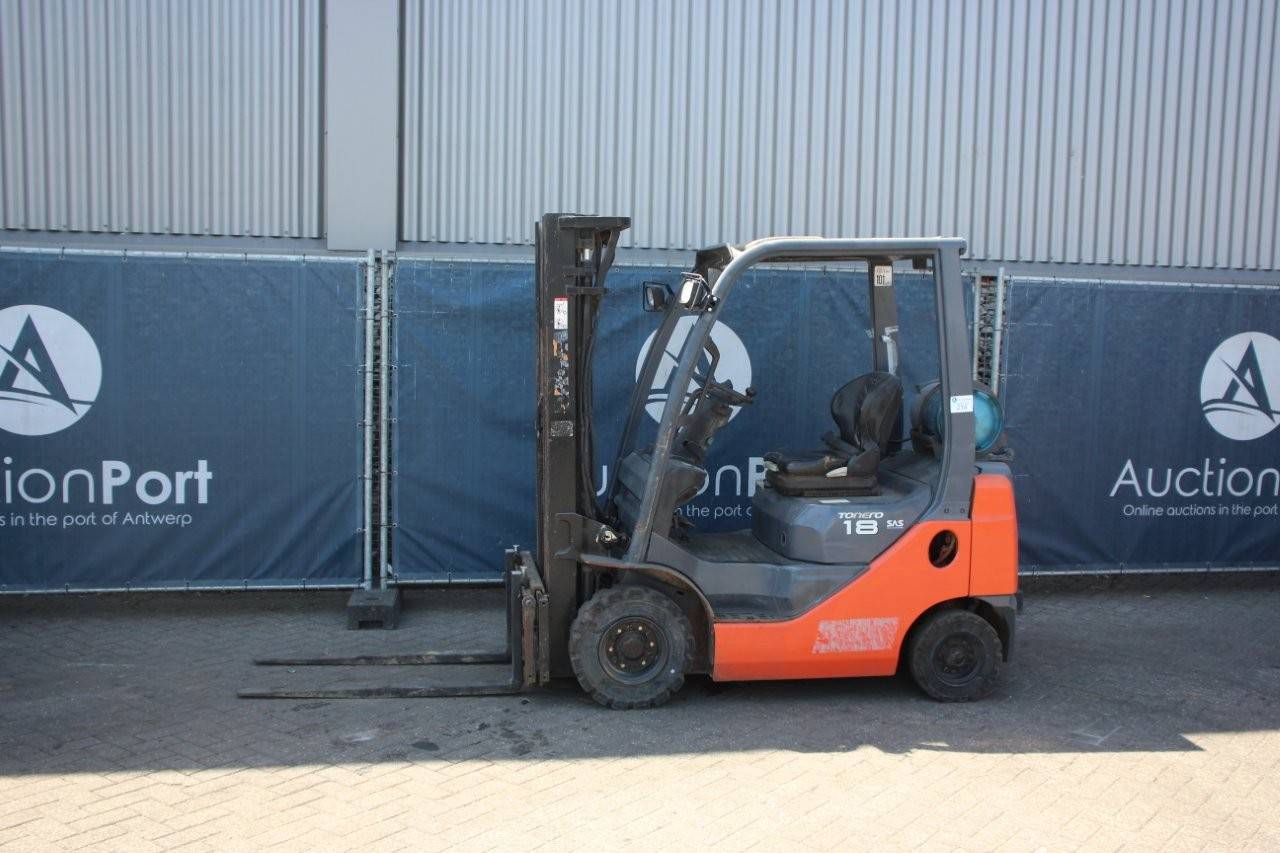 Forklift Toyota 02-8FGF18 LPG 1750kg 4.7m 2008 image