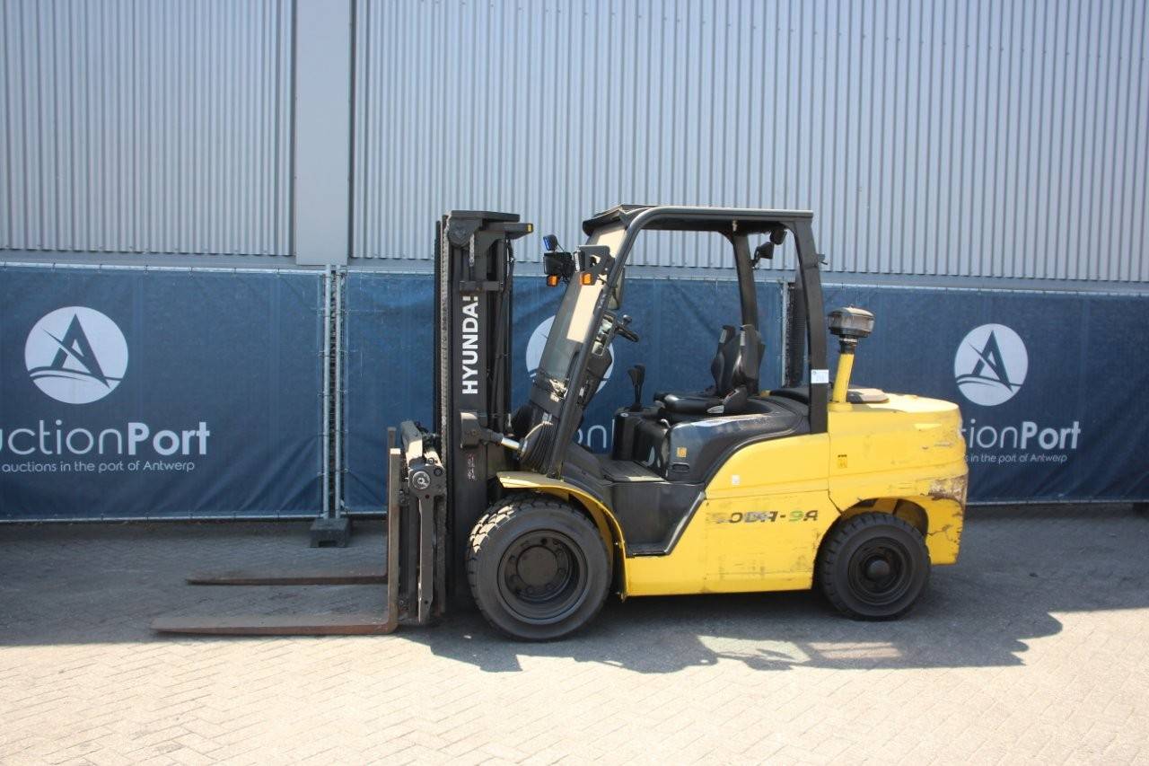 Forklift Hyundai 50DA-9A Diesel 5000kg 2015 image