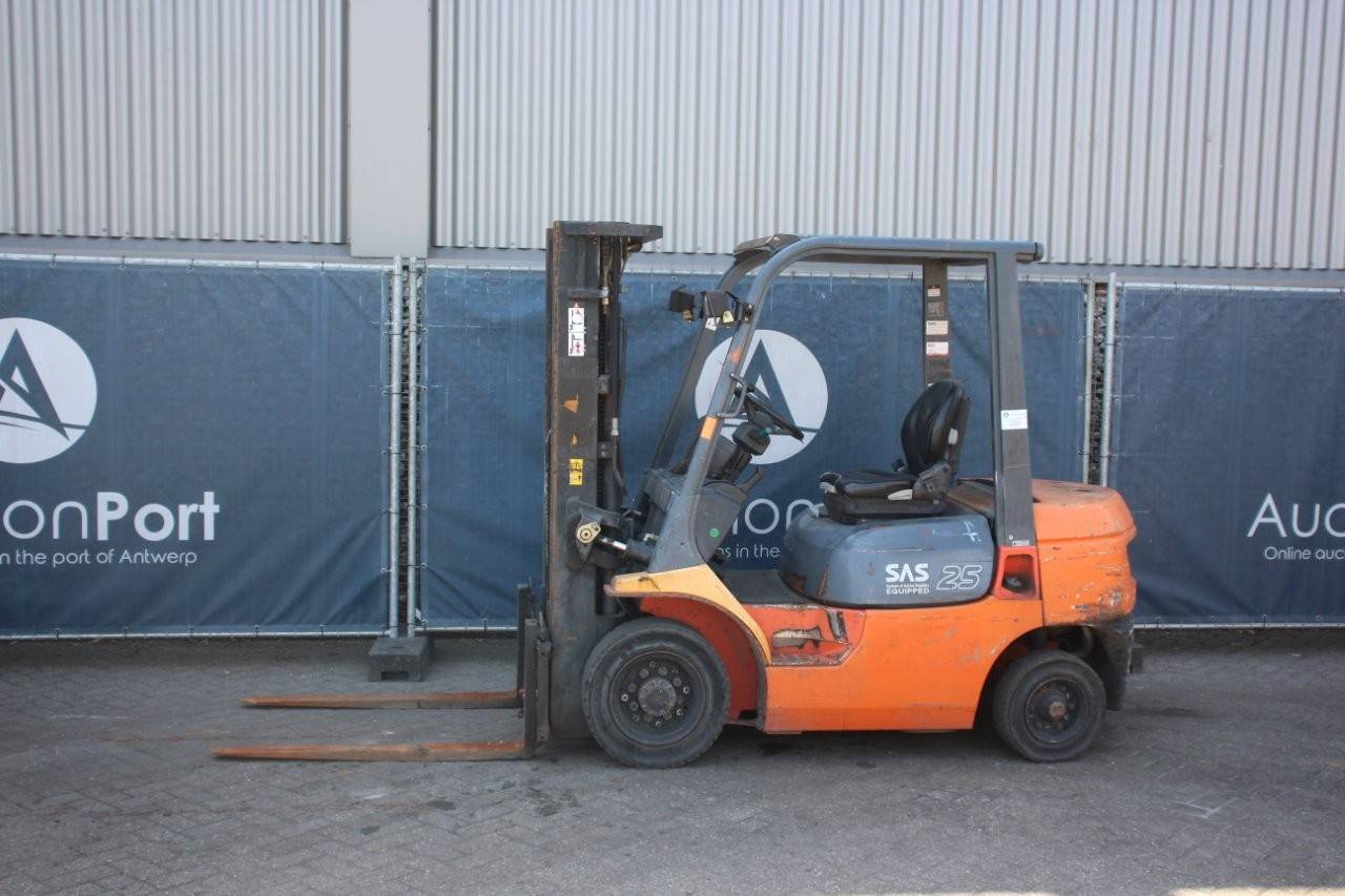 Forklift Toyota 62-7FDF25 Diesel 2500kg 4.7m 2000 image