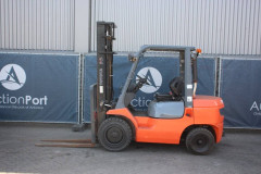 Forklift Toyota 62-7FDF30 Diesel 3000kg 4.0m 2005