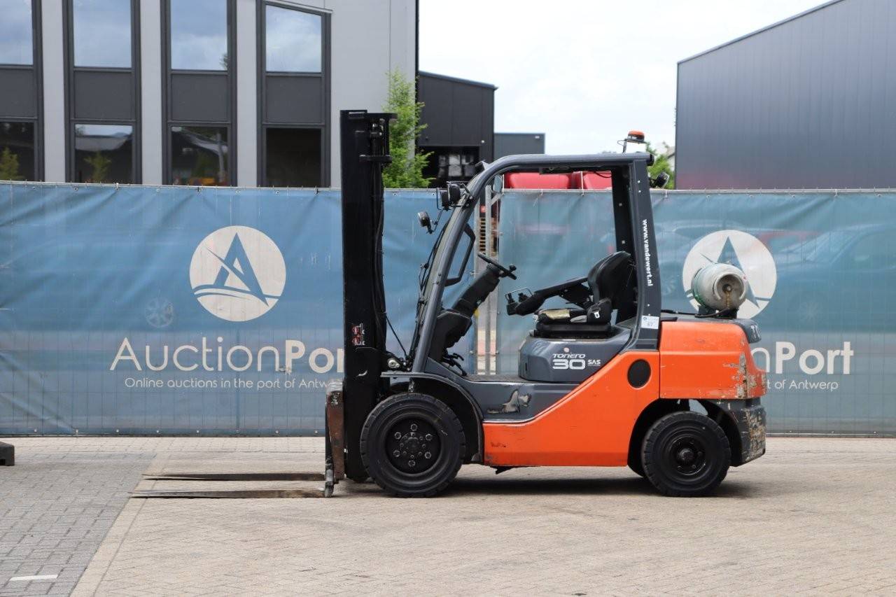 Forklift Toyota 02-8FGF30 LPG 3000kg 3.7m 2008 image