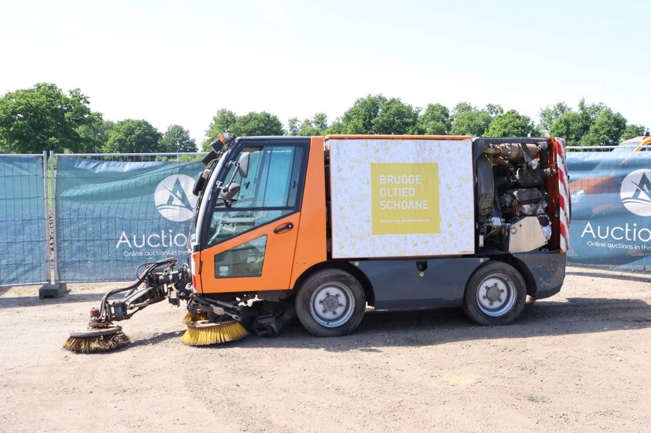 Sweeper Aebi MFH2500 Diesel 2011 image