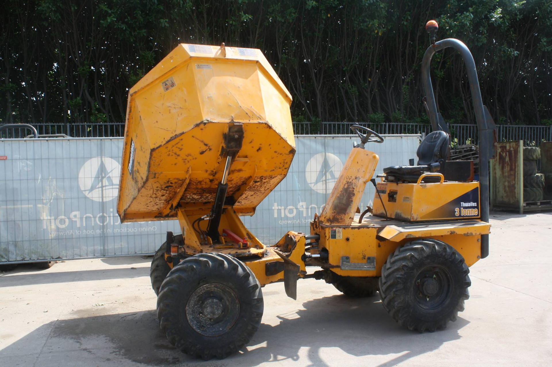 Wheel dumper Thwaites Mach573 Diesel 2013 image
