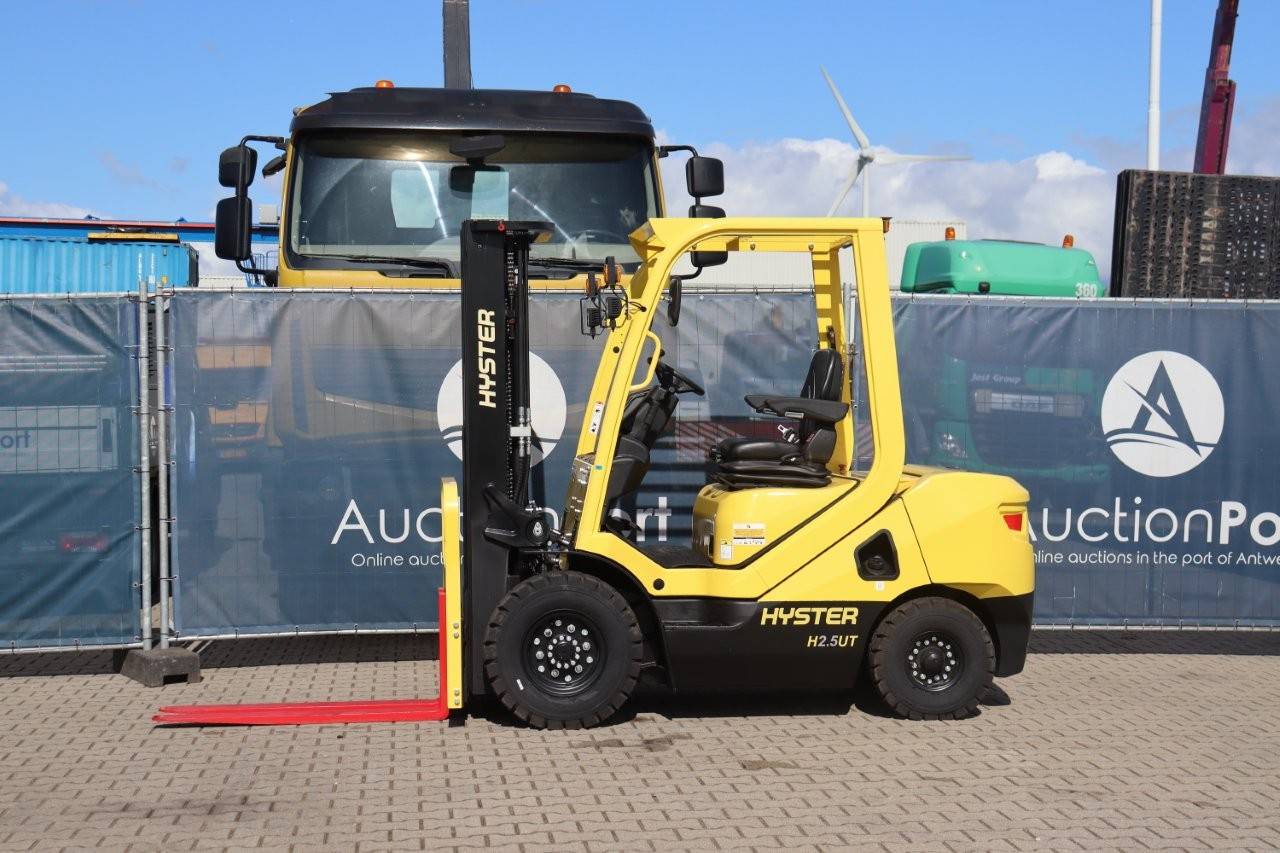 Forklift Hyster H2.5UT Diesel 1830kg 4.8m 2021 New image