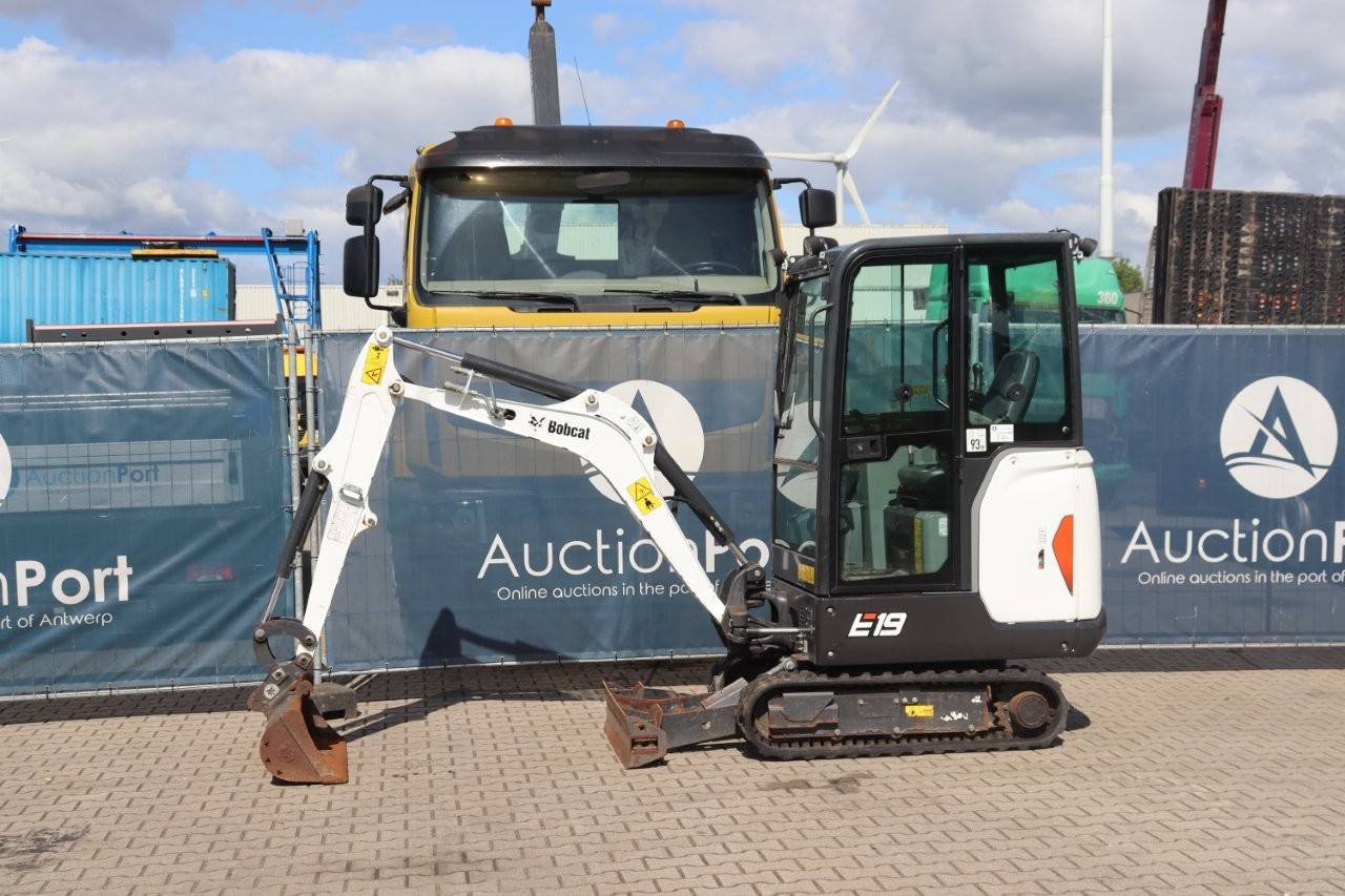 Mini excavator Bobcat E19 Compact Excavator Diesel 2021 image