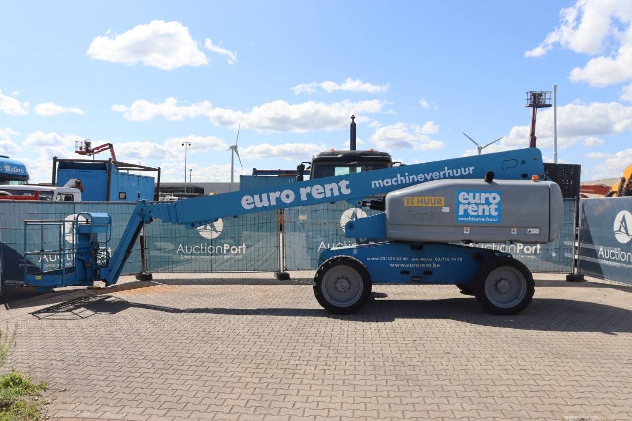 Articulating boom lift Genie S-65 Diesel 2005 image