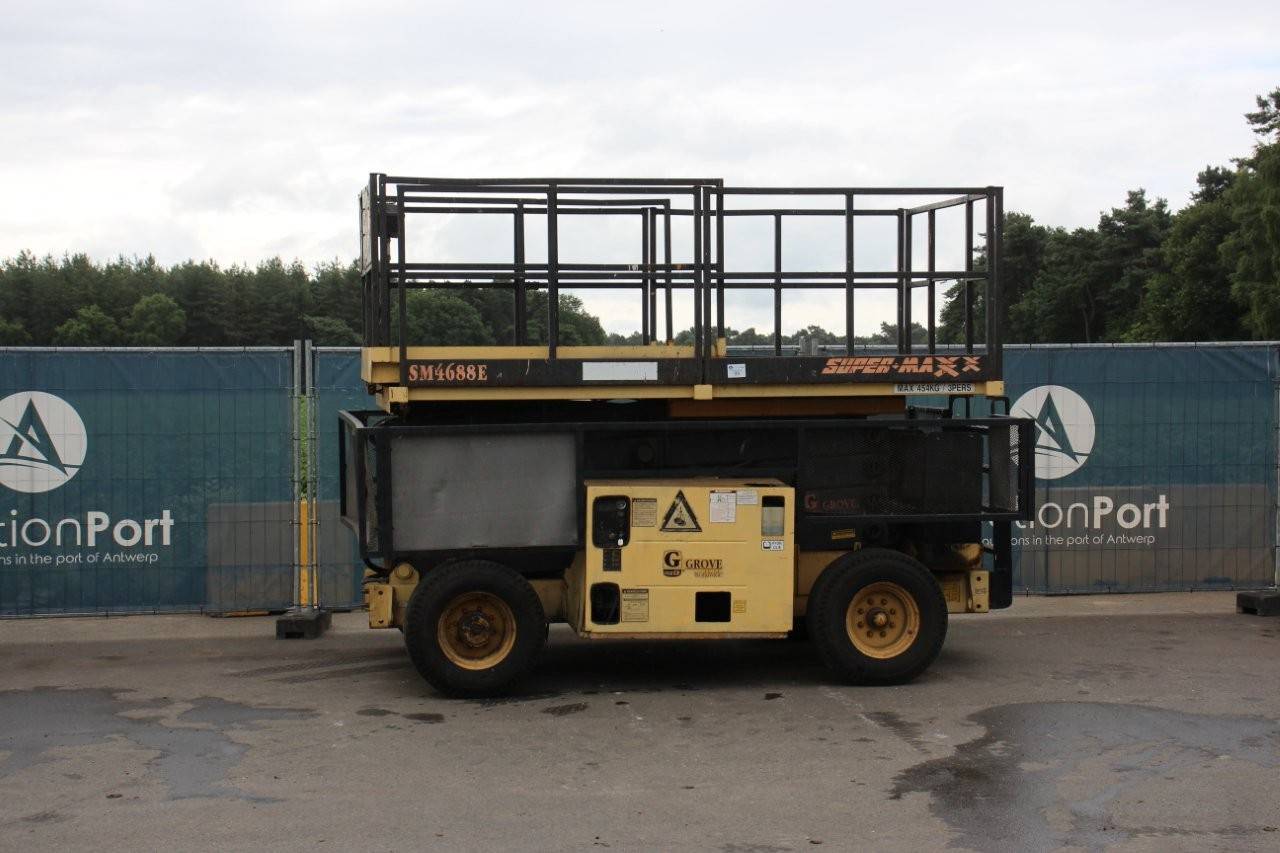 Scissor Lift Grove SM4688E Electric image
