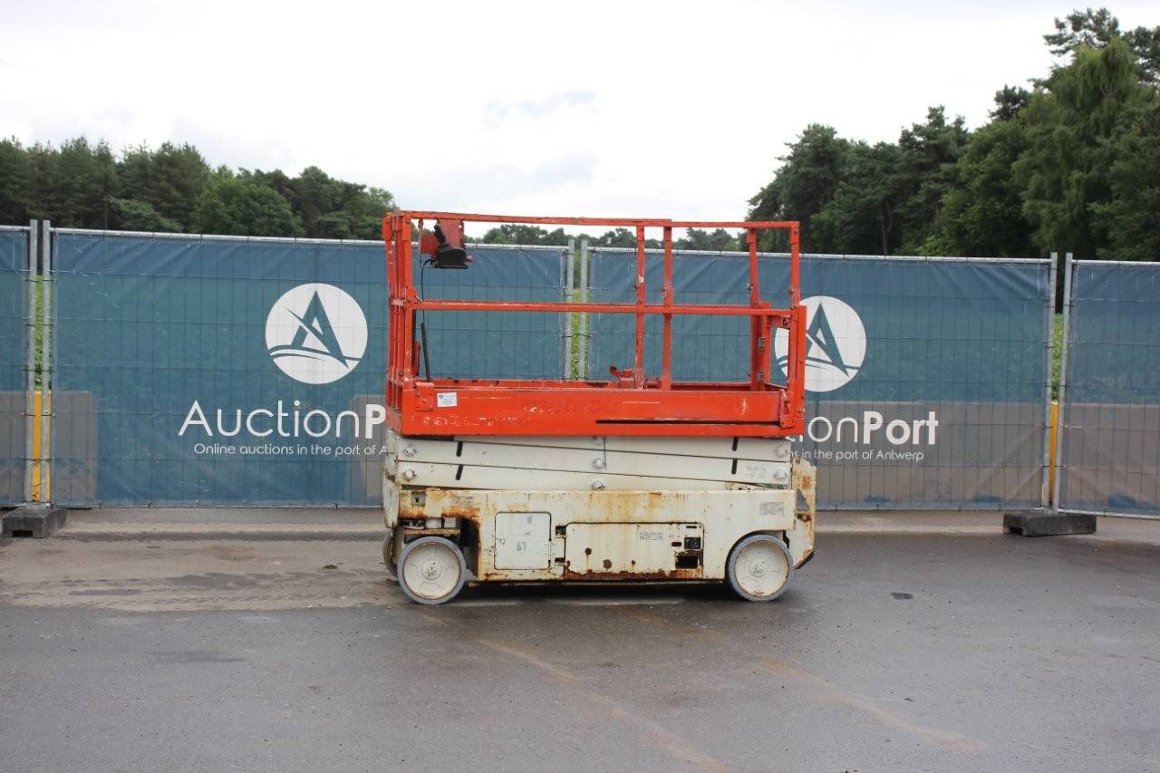 Scissor Lift Genie GS-2032 Electric 2012 image