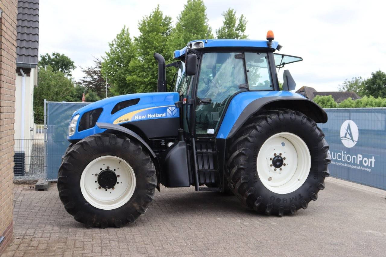 Tractor New Holland TVT145 Diesel image