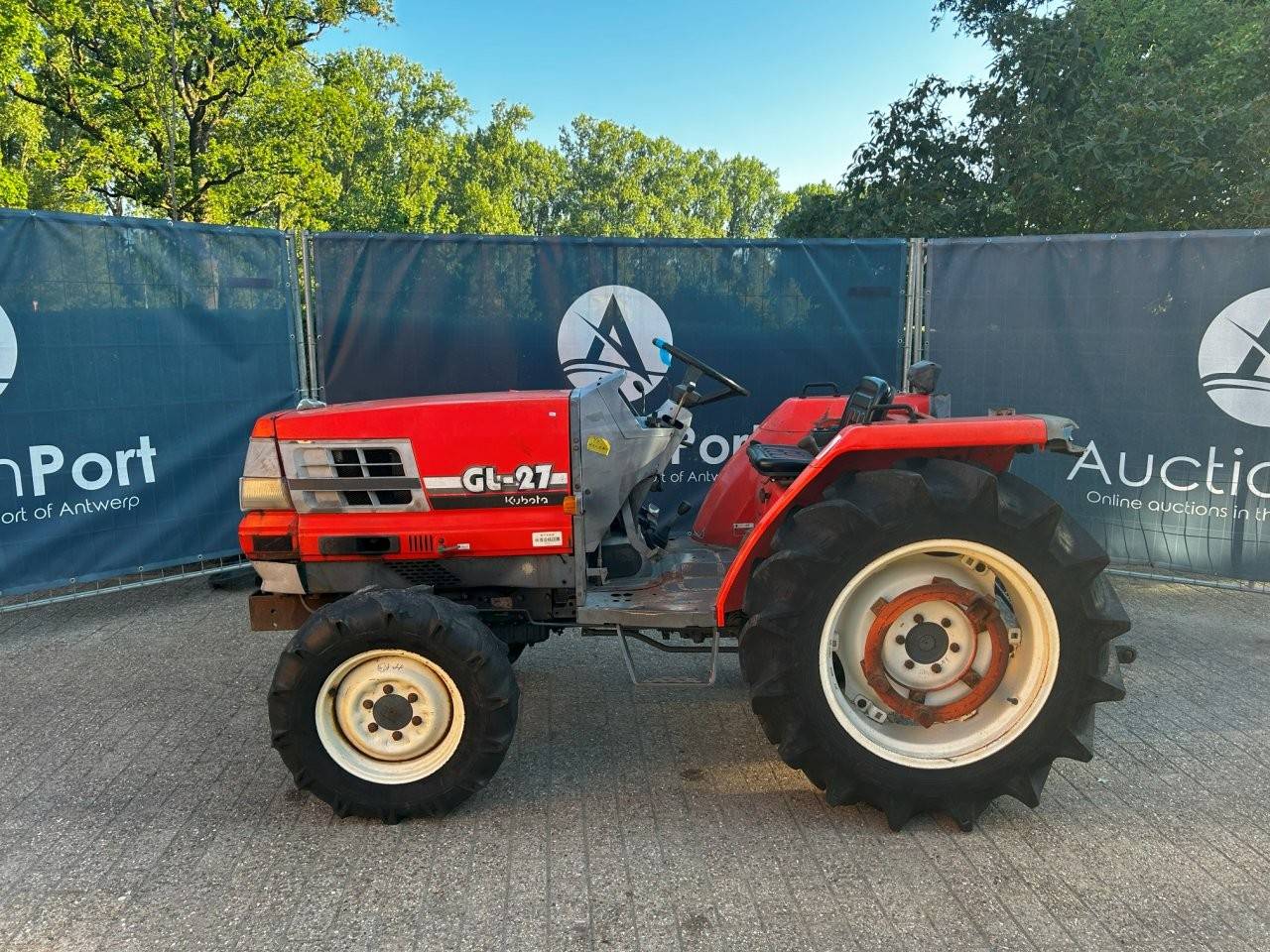 Mini tractor Kubota GL27 Diesel image