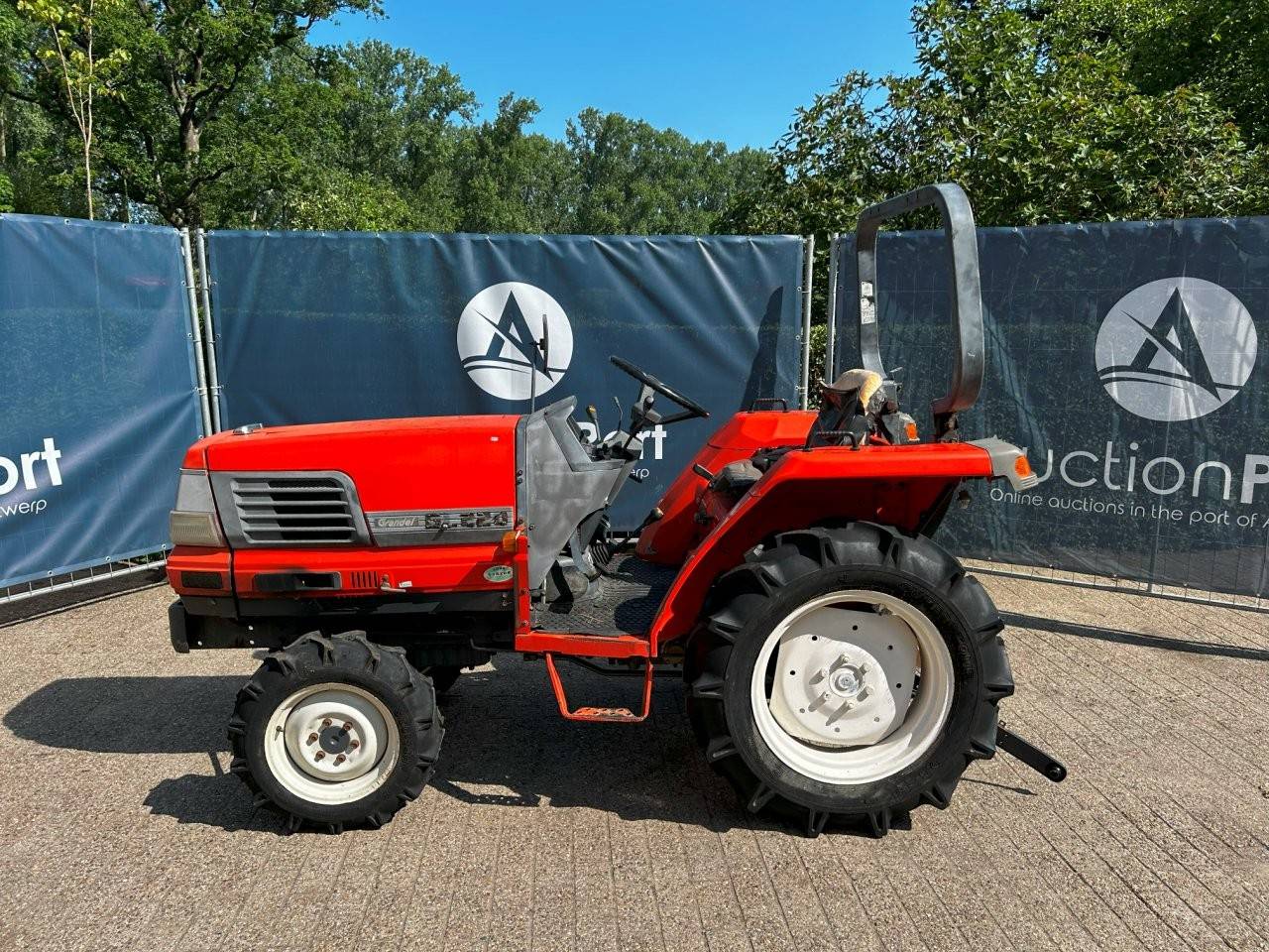 Mini tractor Kubota GL220 Diesel image
