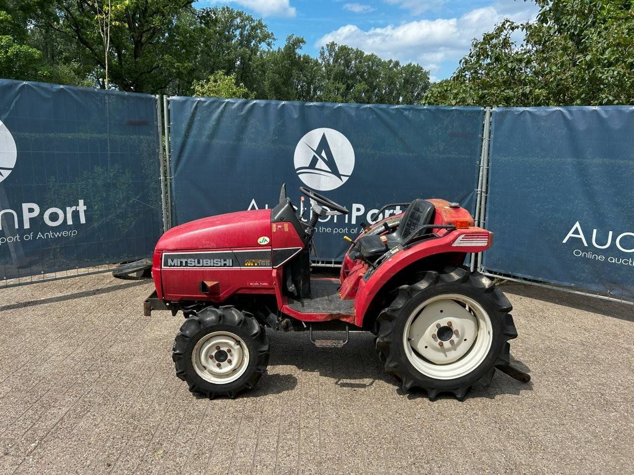 Mini tractor Mitsubishi MT165 Diesel image