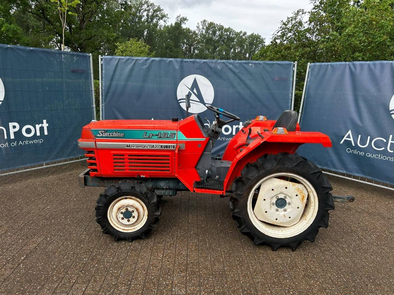 Mini tractor Kubota L1-185D Diesel image