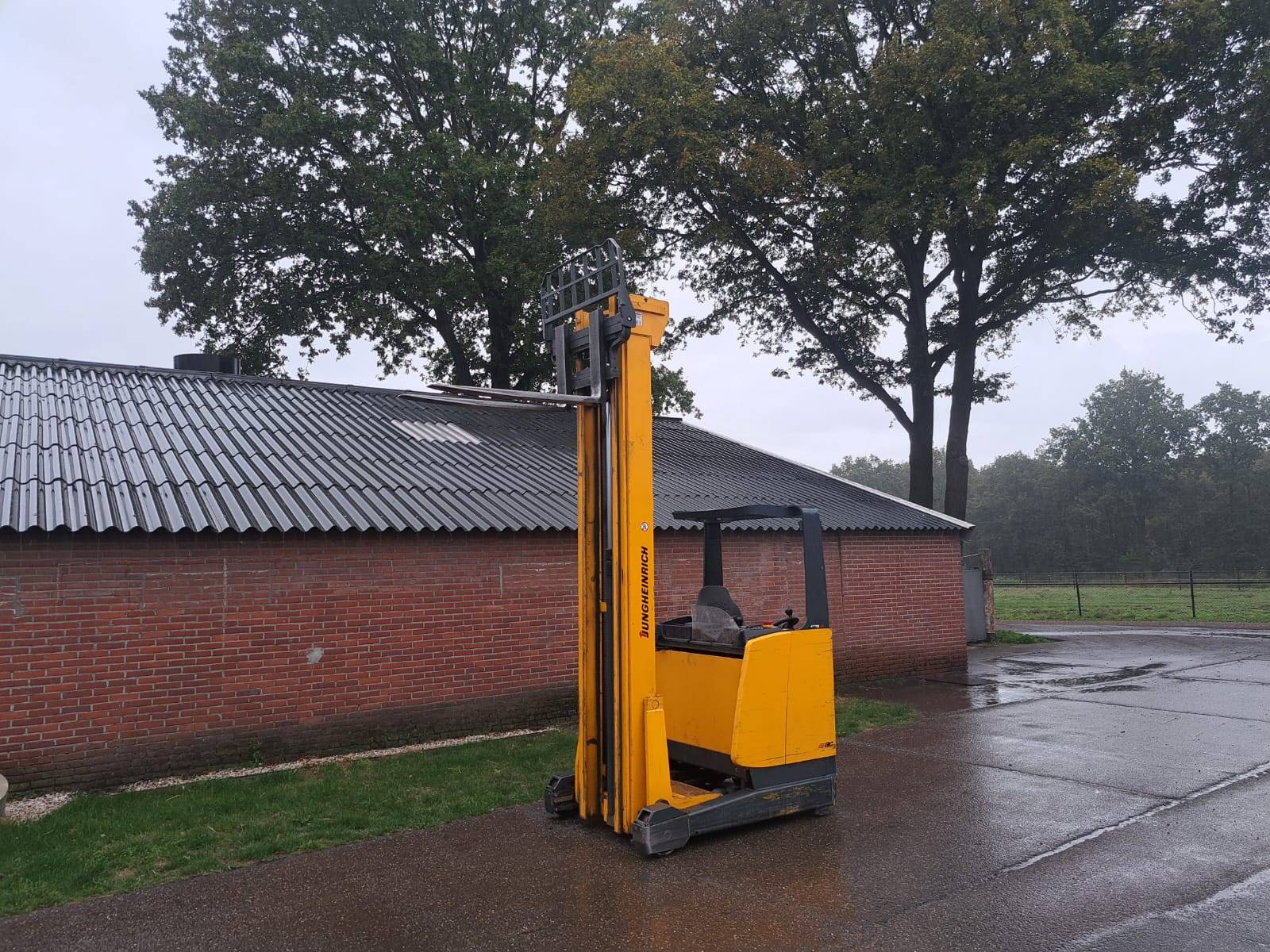 Reach truck Jungheinrich ETV214 Electric 2000 image
