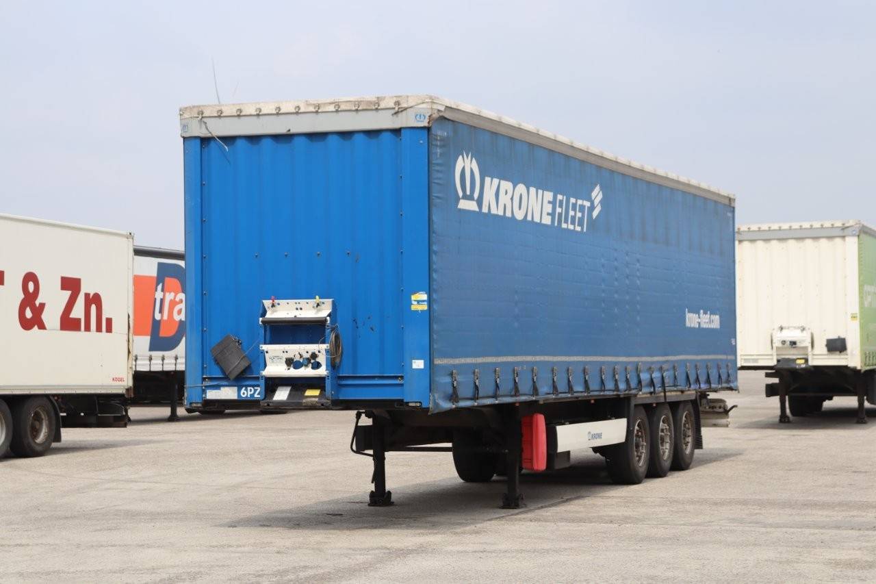 Krone SD sliding tarpaulin trailer image