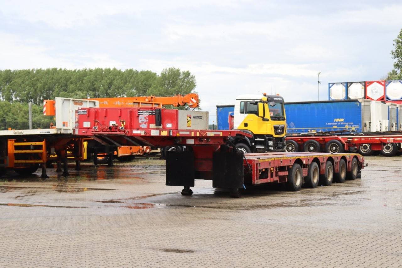 Broshuis 5ABSD-68/2 FIVE AXLE HYDRAULIC STEERED DOUBLE EXTENDABLE (27m) SEMI LOW LOADER image