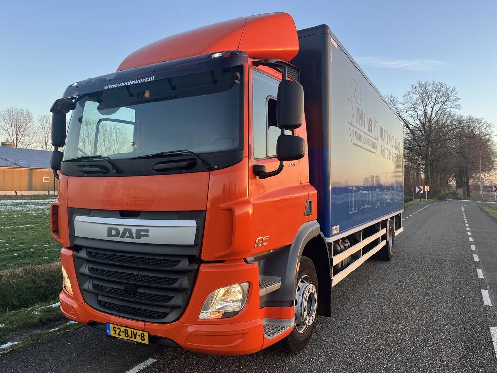 Box truck DAF CF230FA 4x2 Diesel 234 hp 2017 image