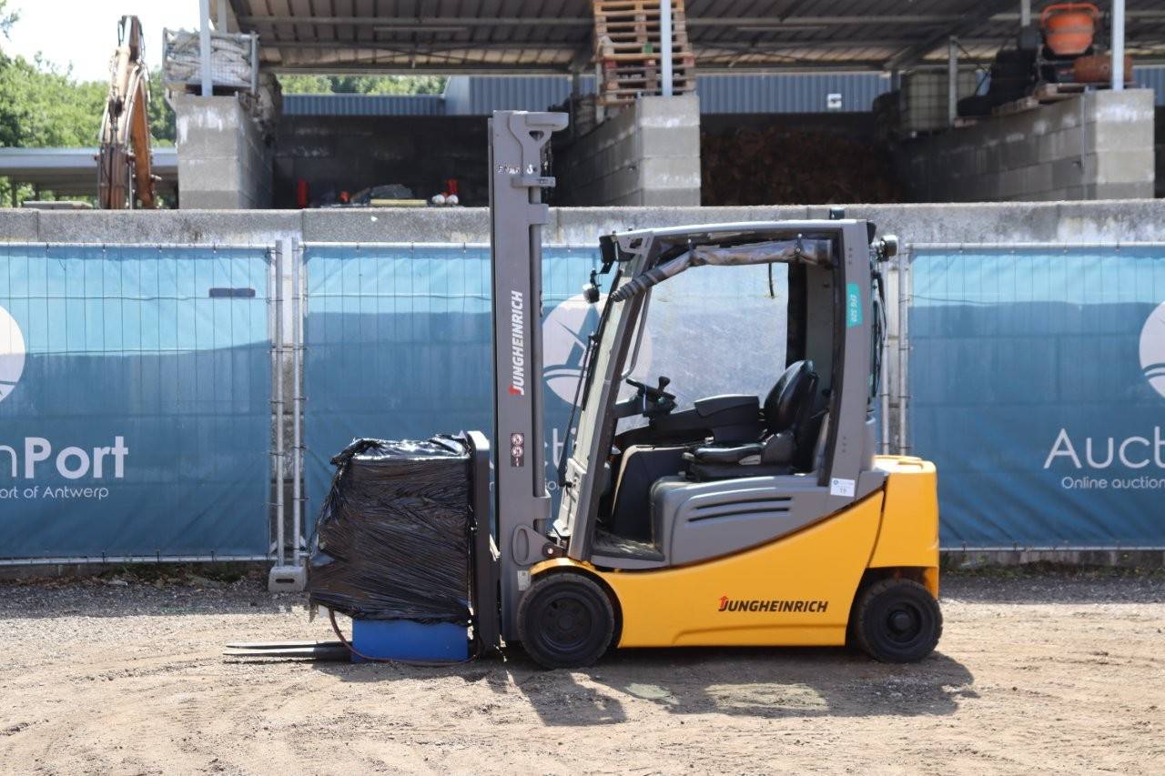 Forklift Jungheinrich EFG 320 Electric 2000kg 4.0m 2019 image