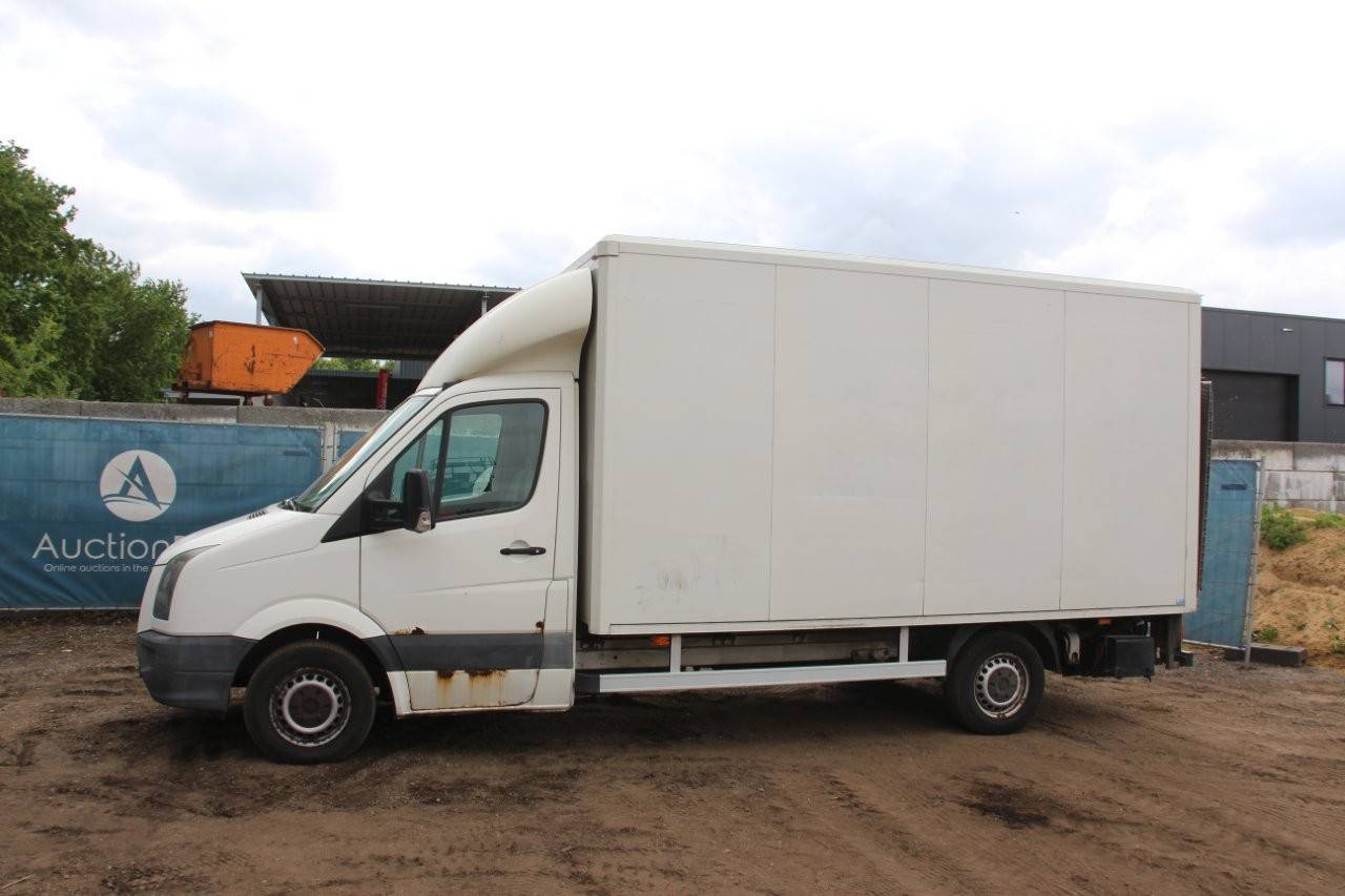 Box truck Volkswagen Crafter Diesel 2009 image