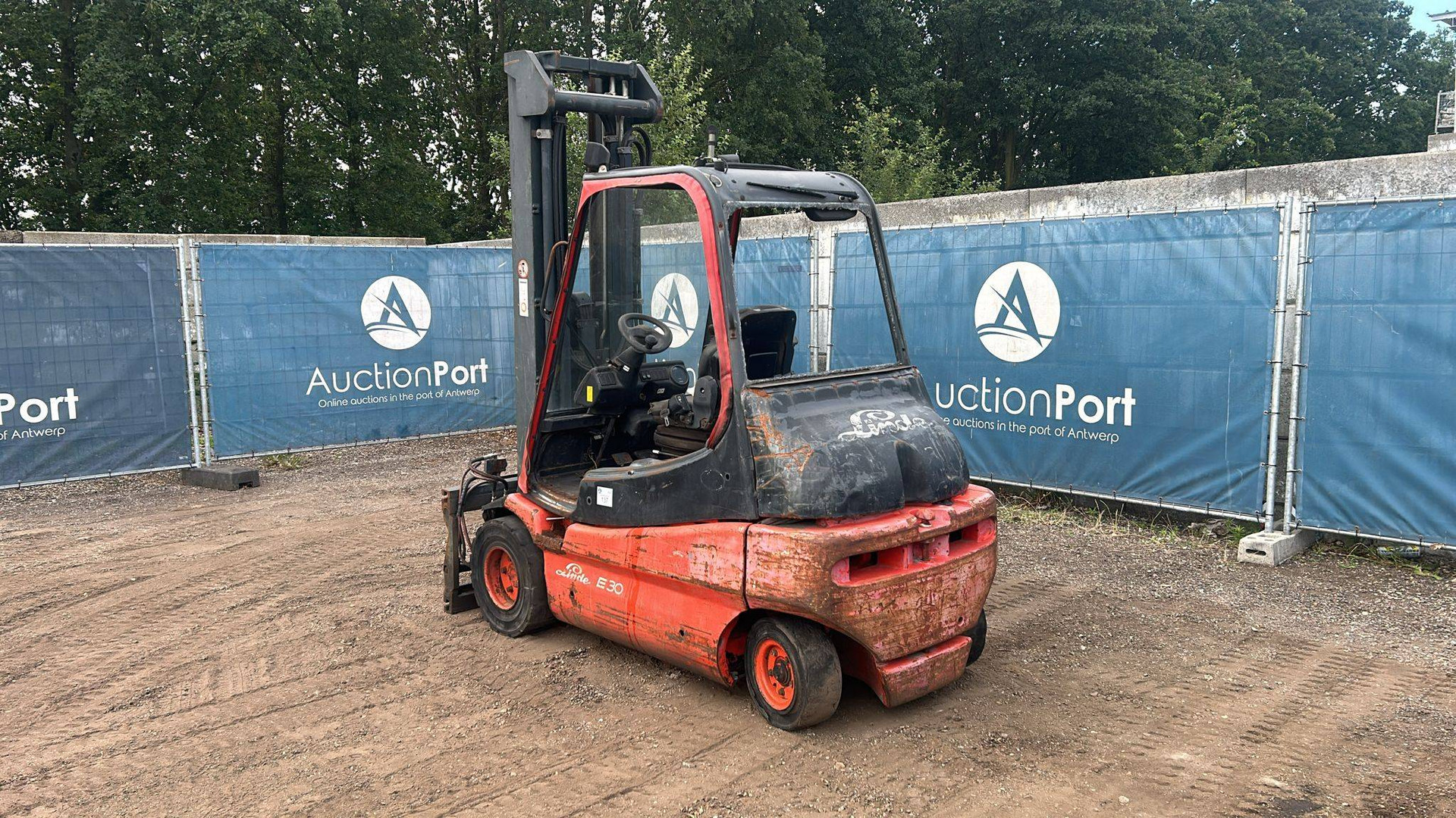 Forklift Linde E30-02 Electric 3000kg 4.5m 2000 image
