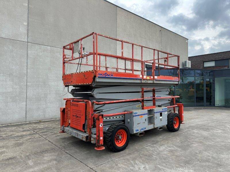 Scissor lift Skyjack SJ9250 Diesel 17.2m 2010 image