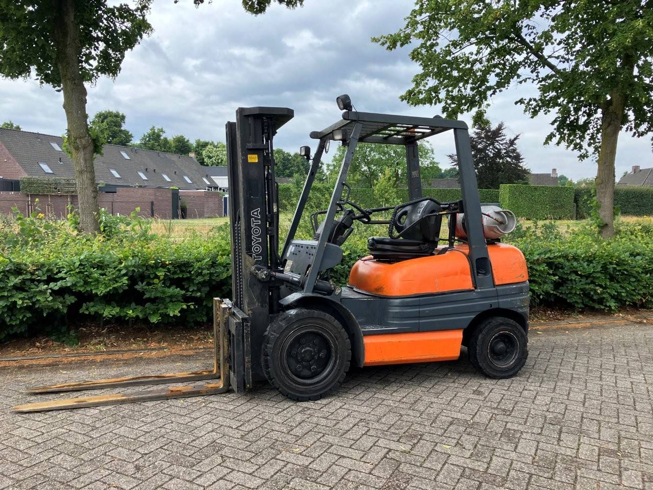 Forklift Toyota 02-6FGF-30 LPG 2750kg 3.3m 1994 image