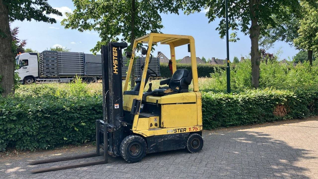 Forklift Hyster E1.75XM Electric 1750kg 4.5m 1997 image