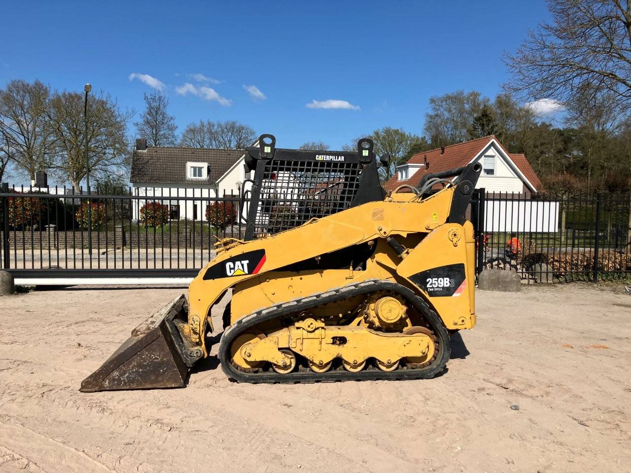 Skid steer loader Caterpillar 259B Diesel 2011 image