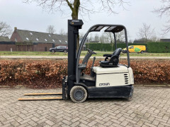 Crown SC4220 Electric 4m Forklift 2011