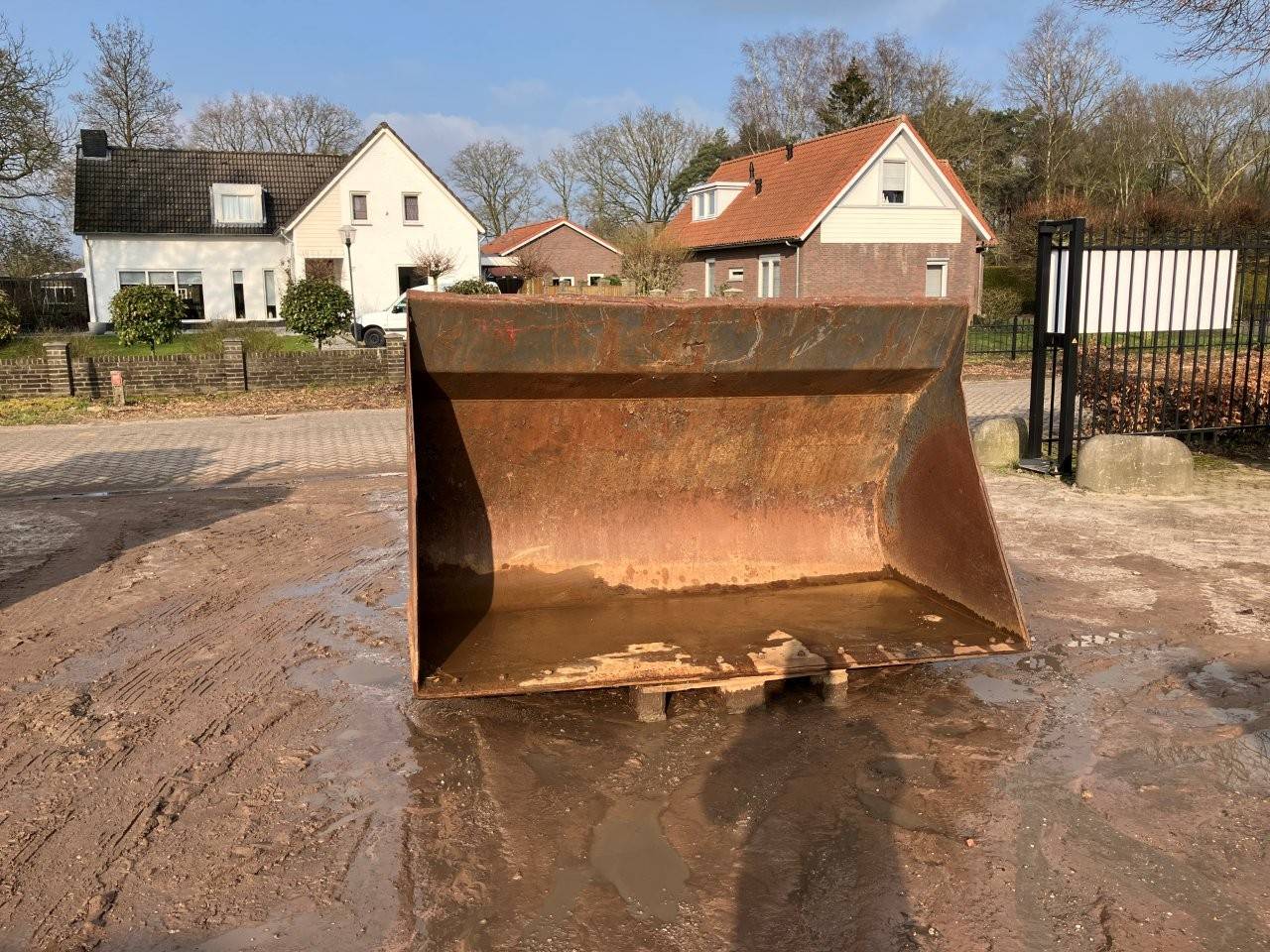 Volvo loading bed  image
