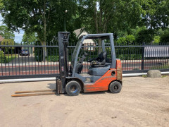 Forklift Toyota 02-8FDKF20 Diesel 2000kg 4.7m 2010
