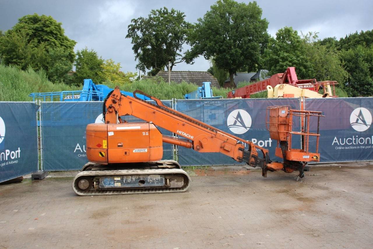 Hitachi HX99B Diesel 11.7m Telescopic Boom Lift 2000 image
