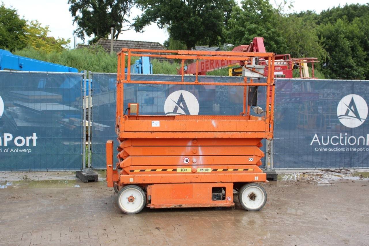 Scissor Lift Skyjack SJ III - 4626 Electric 9.92m 2011 image