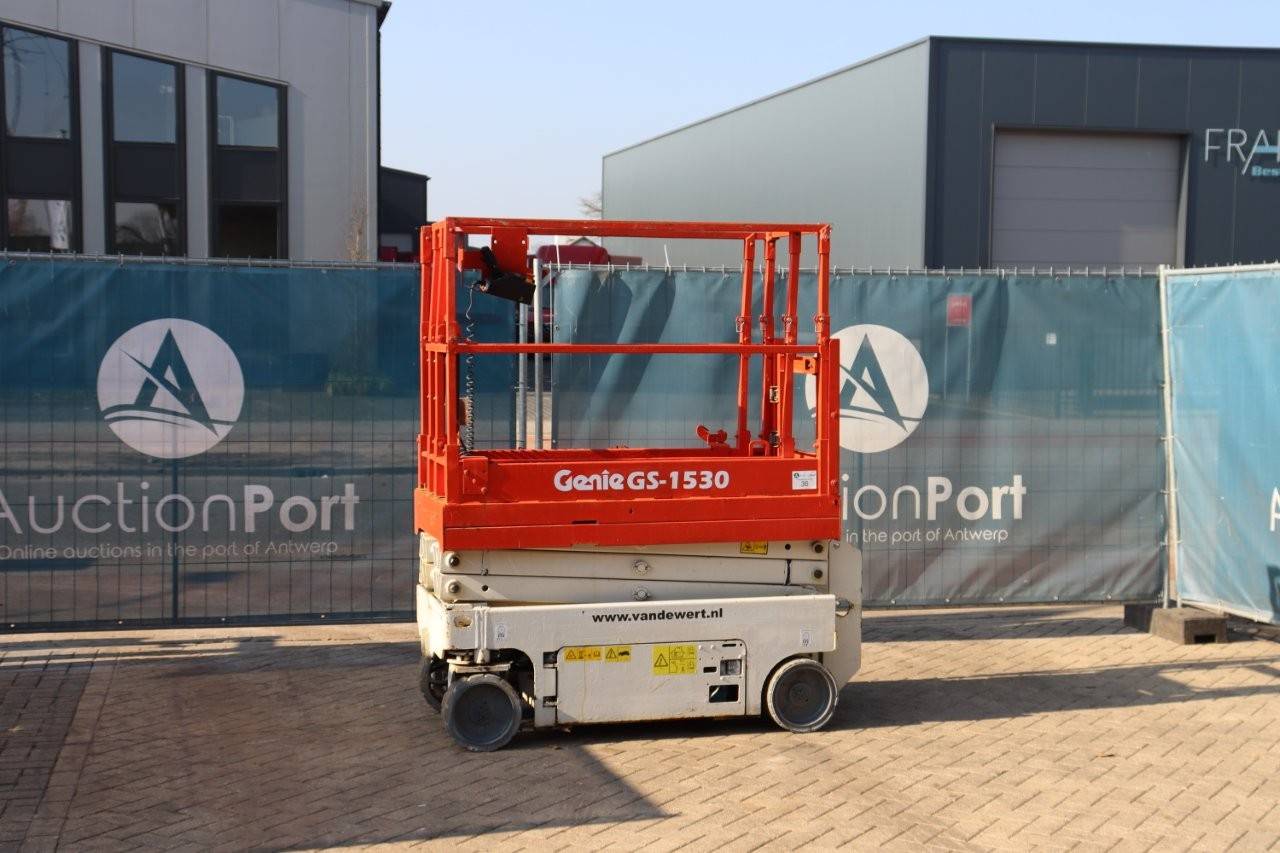 Scissor lift Genie GS1532 Electric 6.4m 2014 image