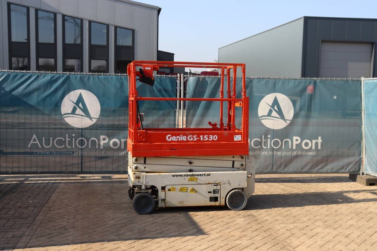 Scissor lift Genie GS1532 Electric 6.4m 2014 image