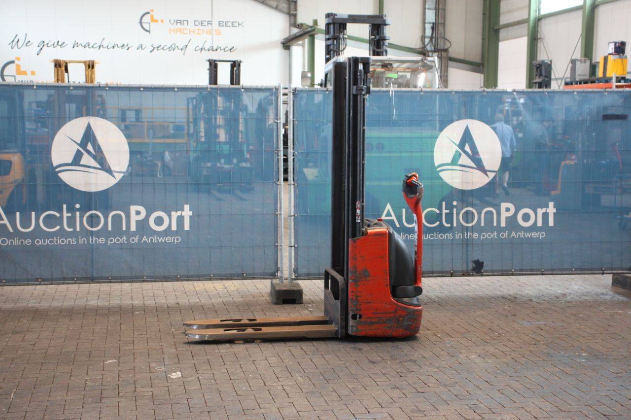 Stacker Linde L12 Electric 1200kg 2.53m image